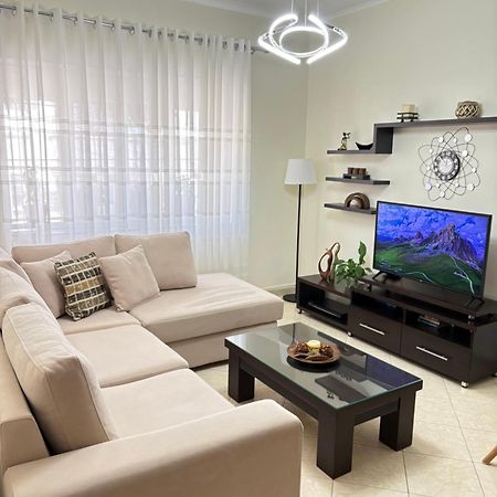 Sofia'S Modern Apartment Гирокастра Экстерьер фото
