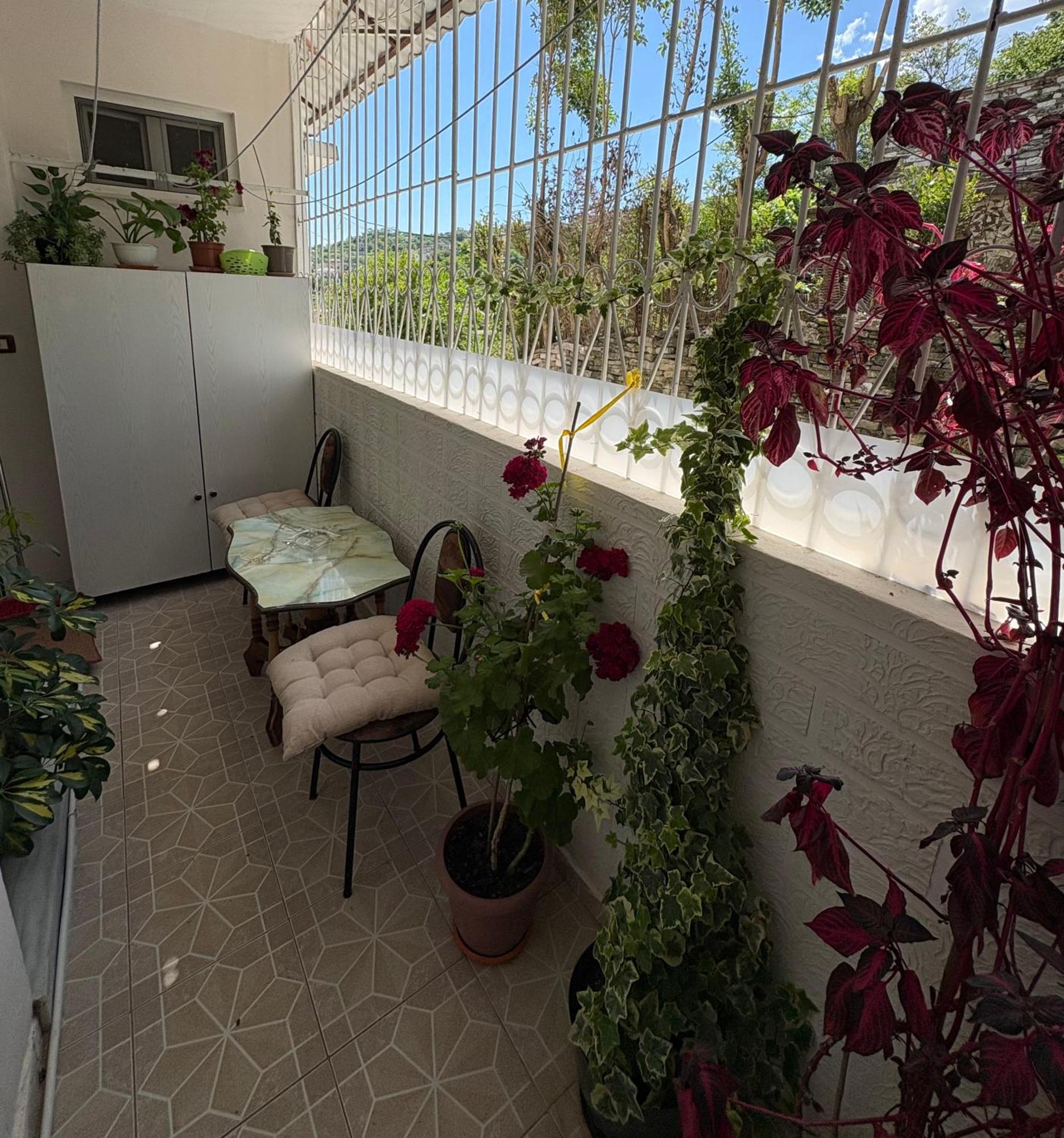 Sofia'S Modern Apartment Гирокастра Экстерьер фото